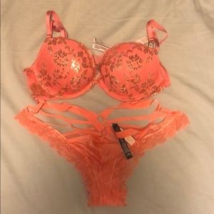 BNWT Victoria’s Secret bra(34B) and panty(M) set
